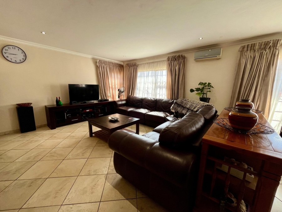 4 Bedroom Property for Sale in Safari Gardens North West